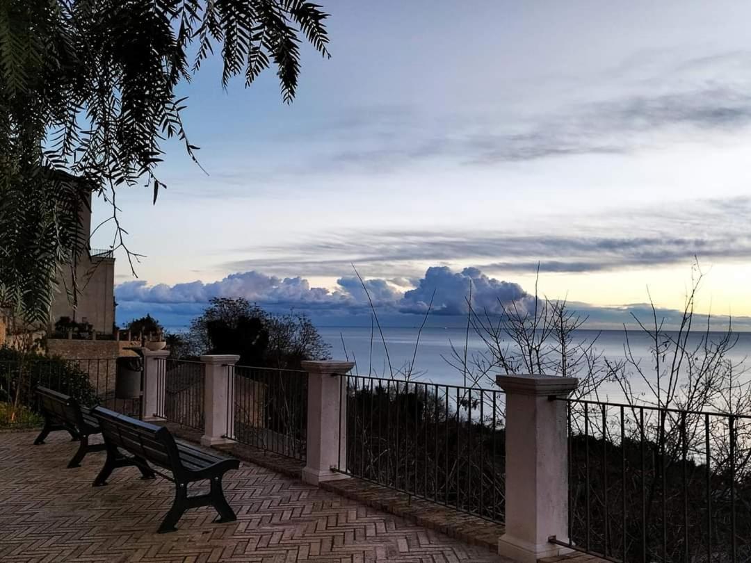 Pollutri La Casa Di Stefania Loftヴィラ エクステリア 写真